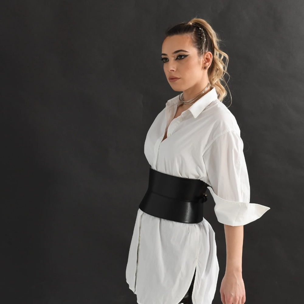 Black Leather Belt with Silver Buckle M-L